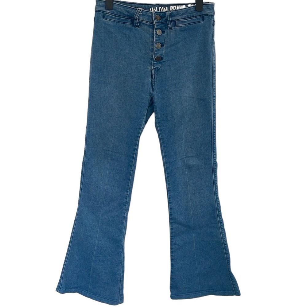 Volcom high waisted 70’s hippie flare rodeo western blue jeans. Size 27